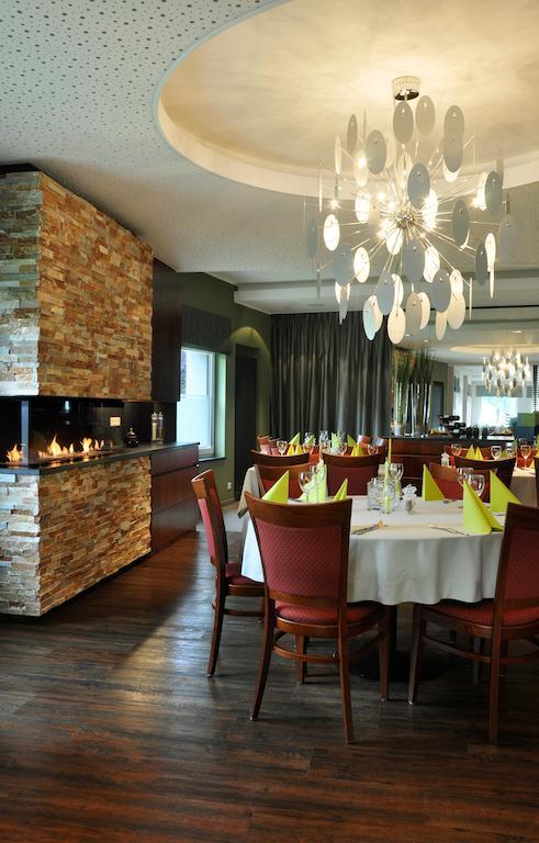 Zum Burghof Hotel Schoenberg ภายนอก รูปภาพ