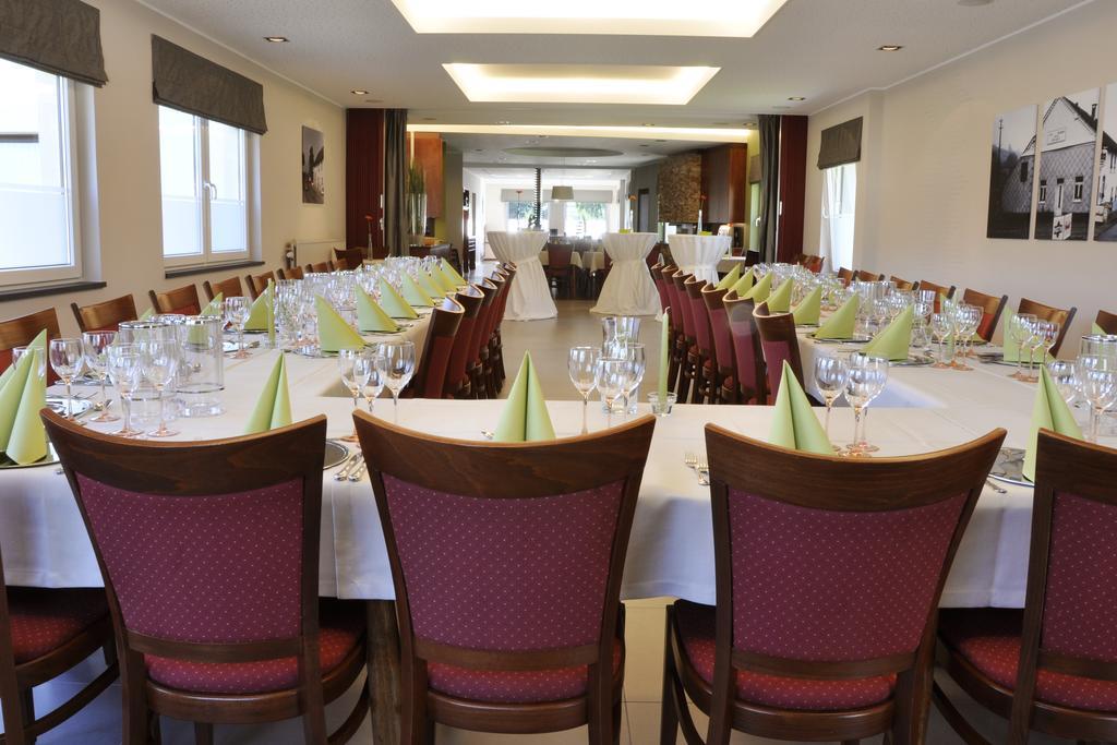 Zum Burghof Hotel Schoenberg ภายนอก รูปภาพ