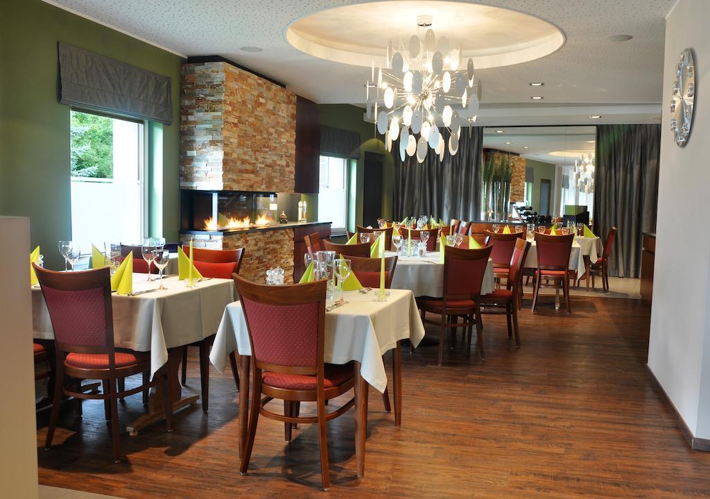 Zum Burghof Hotel Schoenberg ภายนอก รูปภาพ