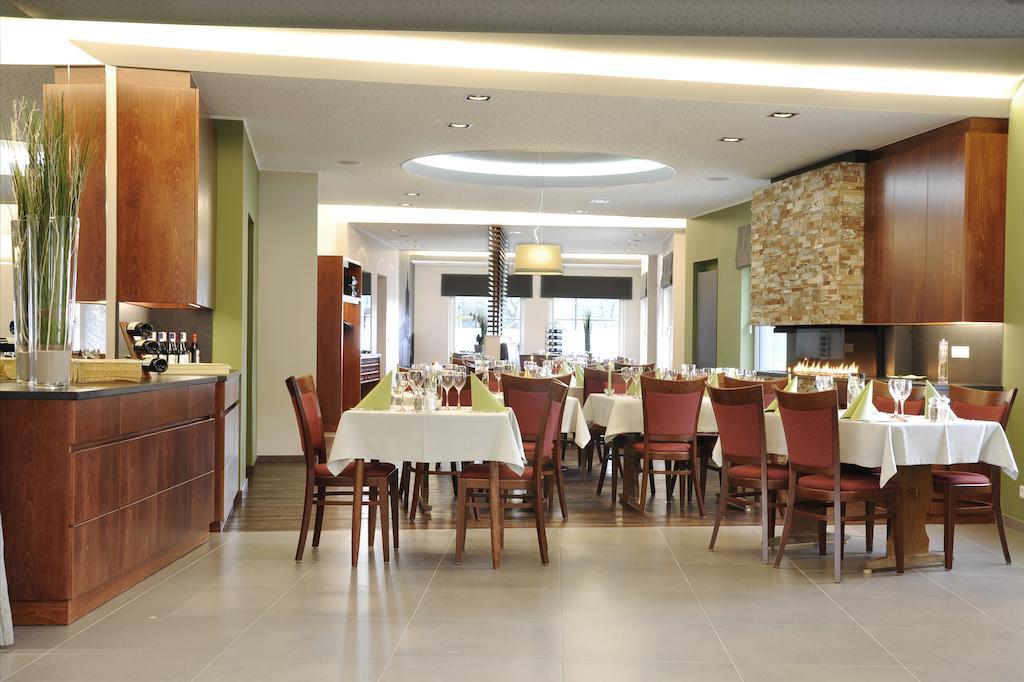 Zum Burghof Hotel Schoenberg ภายนอก รูปภาพ